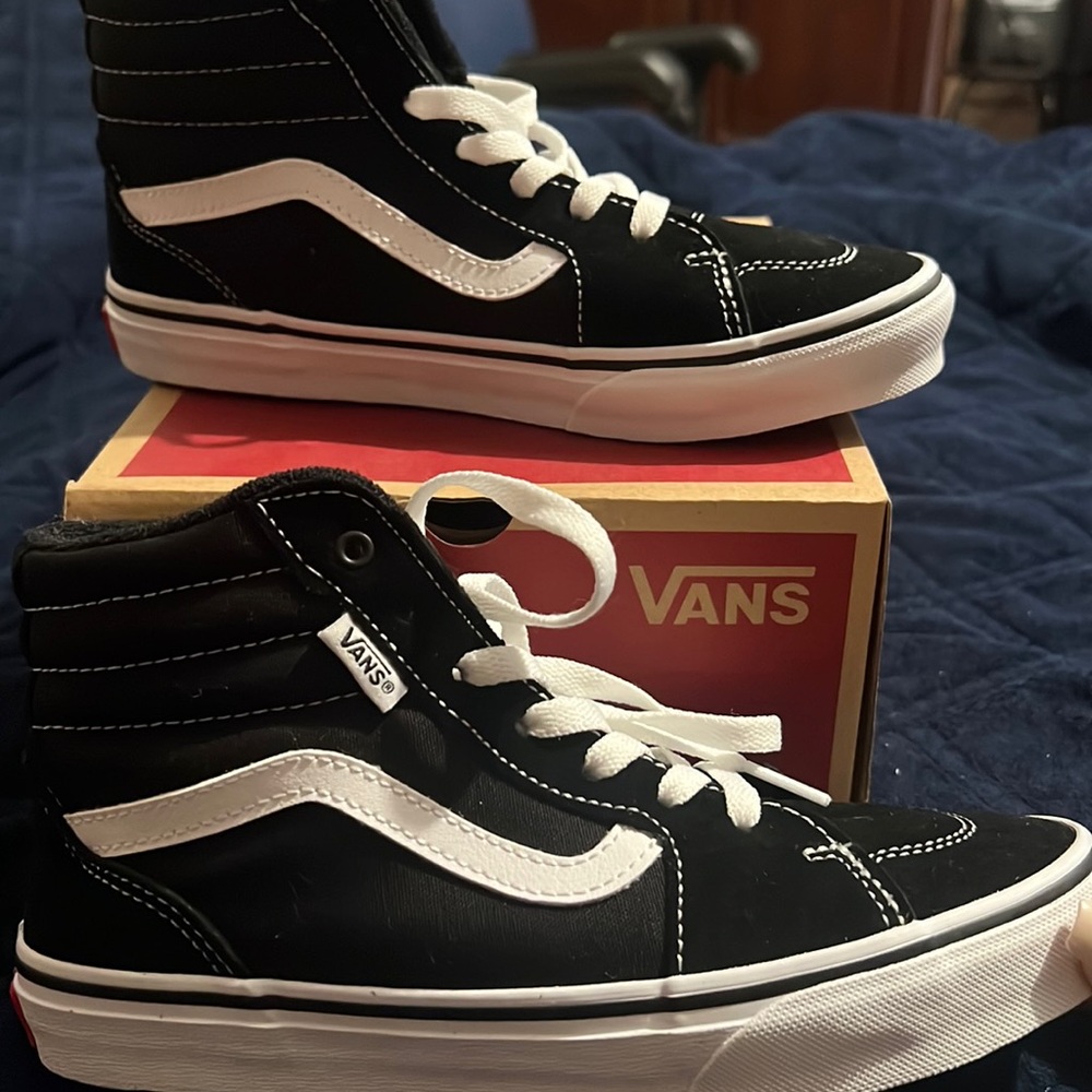 Brand new vans Filmore high, new in box. Never worn just tried on